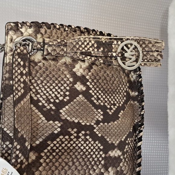 NWT Michael Kors Small Messenger - Picture 4 of 13